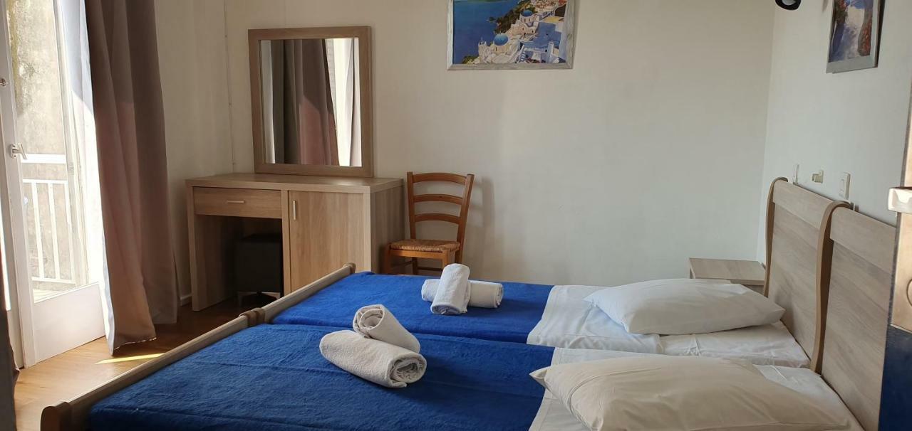 Sparta Team Hotel Athena Bagian luar foto